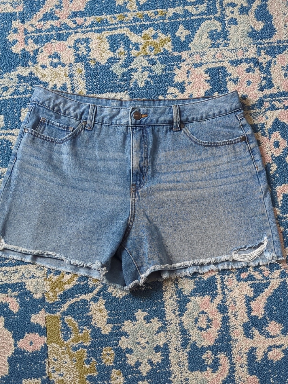 Light Wash Denim Women's Shorts - Casual Frayed Hem - Size 14